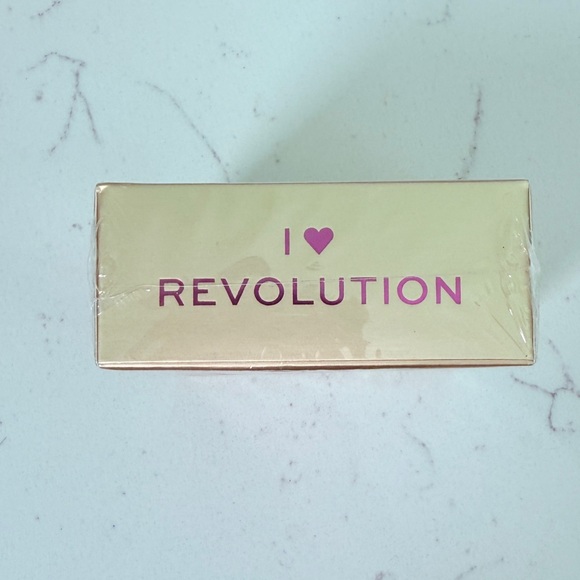 I ❤️ Revolution Summer of Love Triple Baked Bronzer - Picture 3 of 5